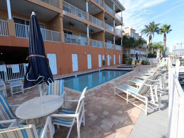 Great Bay View, 2.5 blocks to Clearwater Beach